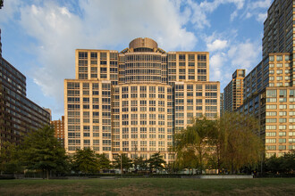 120 Riverside Boulevard in New York, NY - Building Photo - Building Photo