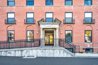 170 Ridge Rd in Wethersfield, CT - Building Photo - Building Photo