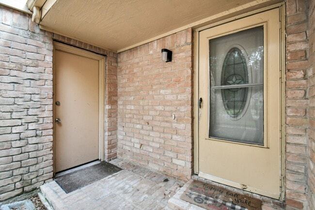 11527 Mulholland Dr in Stafford, TX - Building Photo - Building Photo