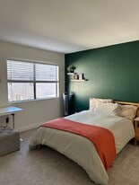 15169 Magnolia Blvd, Unit Unit B in Sherman Oaks, CA - Building Photo