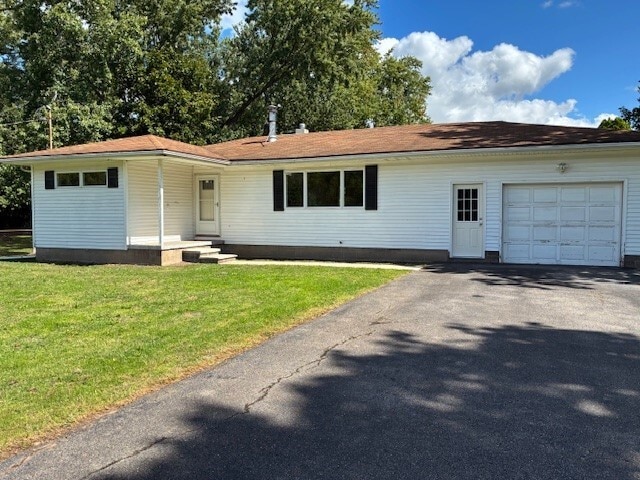 property at 822 N Hook Rd