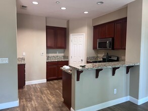 245 Washington Dr in Brentwood, CA - Building Photo - Building Photo