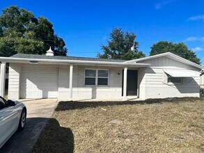 4313 Oak Bluff Ave in Holiday, FL - Building Photo - Building Photo