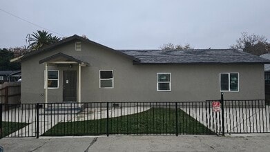 619 S Sacramento St, Unit 619 in Lodi, CA - Foto de edificio - Building Photo