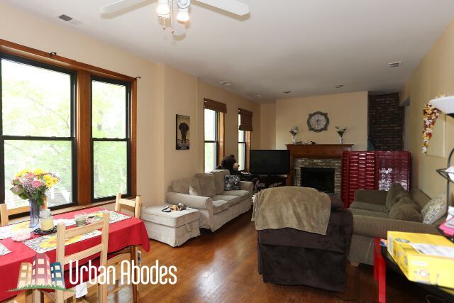 1107 W Barry Ave in Chicago, IL - Building Photo