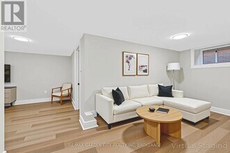 104 Carrick Ave in Hamilton, ON - Building Photo - Building Photo