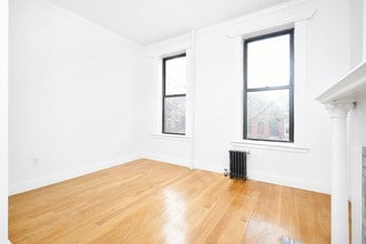 471 Chauncey St-Unit -1L in Brooklyn, NY - Building Photo - Building Photo