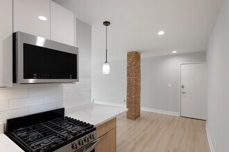 6758 N Sheridan Rd in Chicago, IL - Building Photo - Building Photo