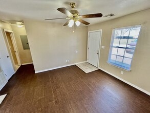 218 E 14th St in Ada, OK - Building Photo - Building Photo