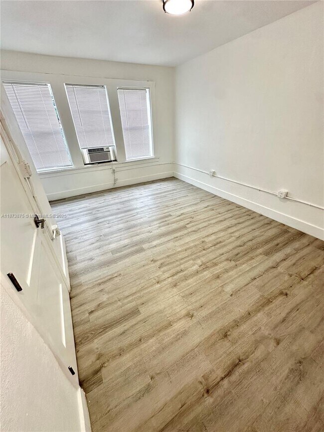 967 SW 5th St in Miami, FL - Building Photo - Building Photo