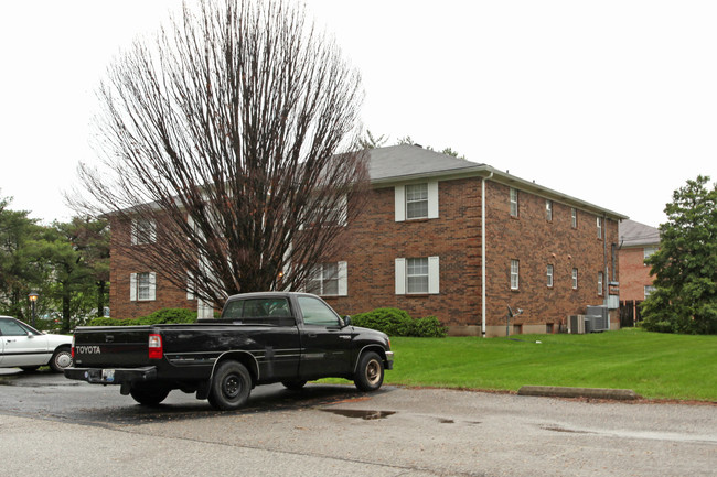 4218 N Church Way in Louisville, KY - Foto de edificio - Building Photo