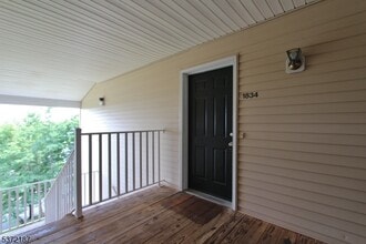 1834 King Ct in Dunellen, NJ - Building Photo - Building Photo