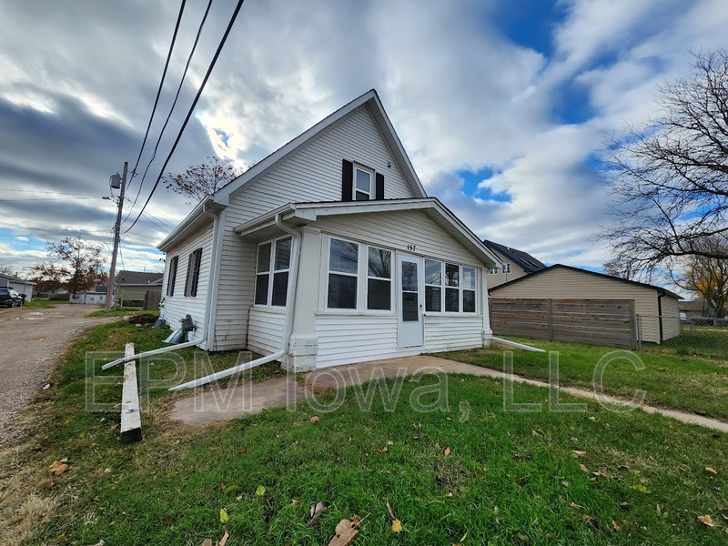 157 15th Ave SW in Cedar Rapids, IA - Building Photo