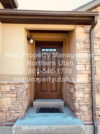 3715 W 6000 S in Roy, UT - Foto de edificio - Building Photo