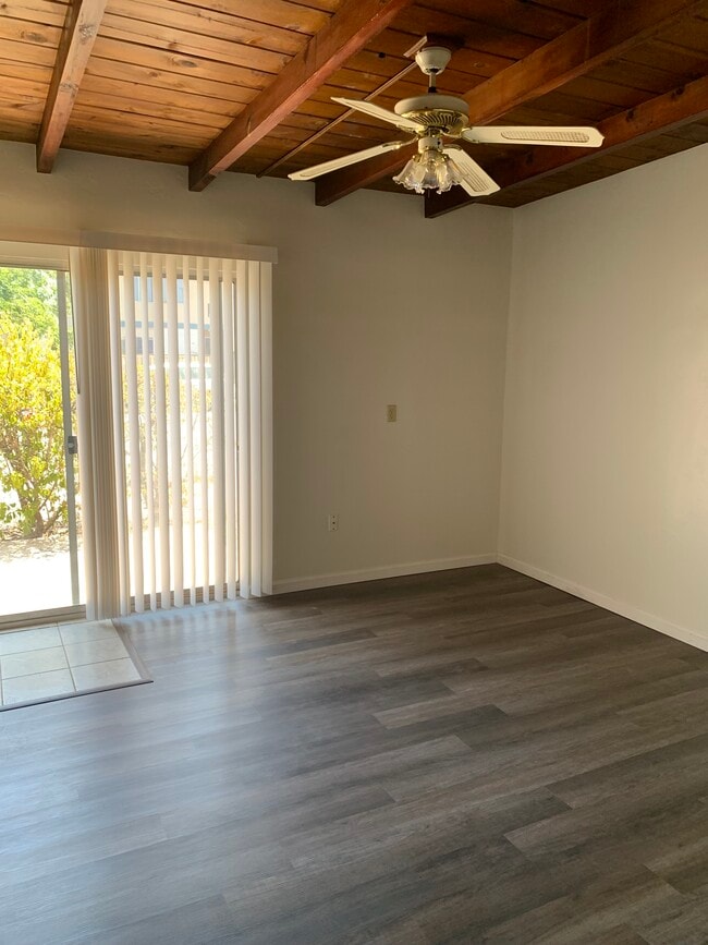 2553 N Winstel Blvd, Unit 2 in Tucson, AZ - Foto de edificio - Building Photo