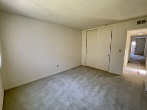 2732 Santiago Rd, Unit B in Fullerton, CA - Building Photo - Building Photo