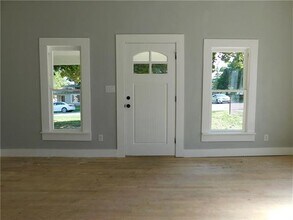 201 E 6th St in Dallas, TX - Building Photo - Building Photo