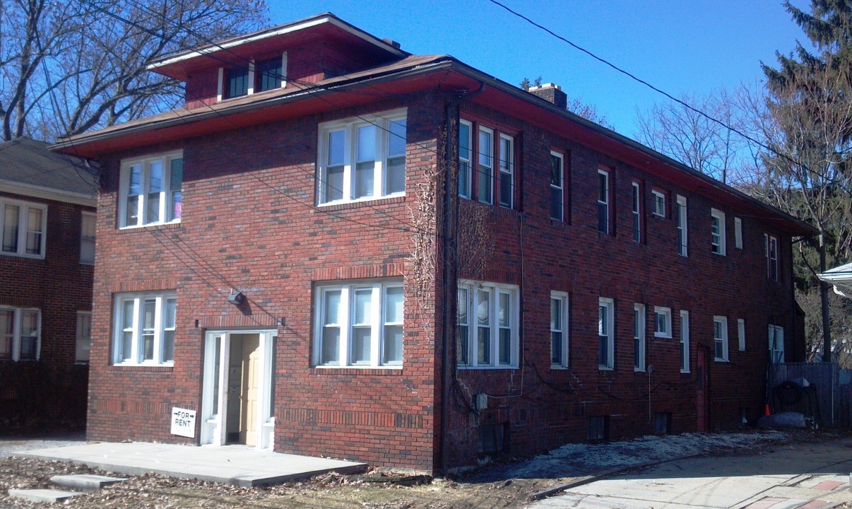 544 Brown St in Akron, OH - Building Photo