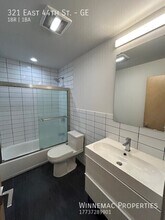 321 E 44th St in Chicago, IL - Building Photo - Building Photo