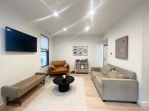 360 Meridian St, Unit 3 in Boston, MA - Building Photo - Building Photo