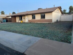 7955 W Fairmount Ave in Phoenix, AZ - Building Photo - Building Photo