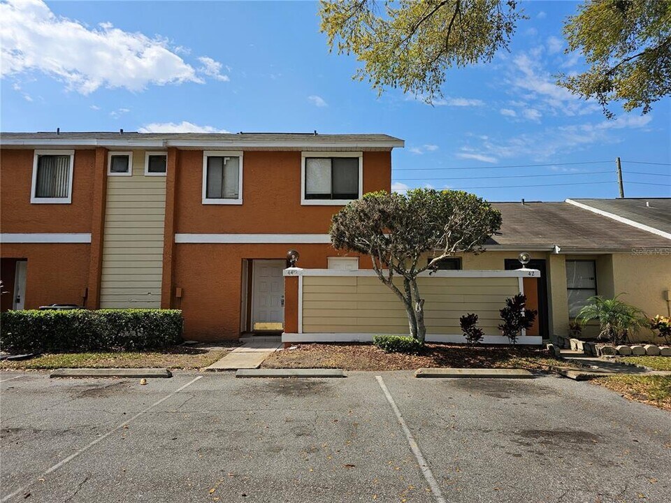 44 Silver Falls Cir in Kissimmee, FL - Building Photo