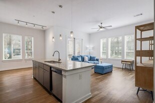 1900 Barton Springs Rd, Unit 1045 in Austin, TX - Building Photo