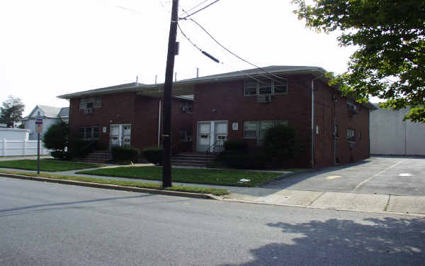 111 Central Ave in Hackensack, NJ - Foto de edificio