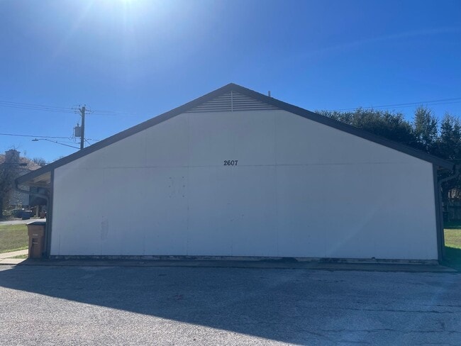 2607 Ektom Dr in Austin, TX - Building Photo - Building Photo