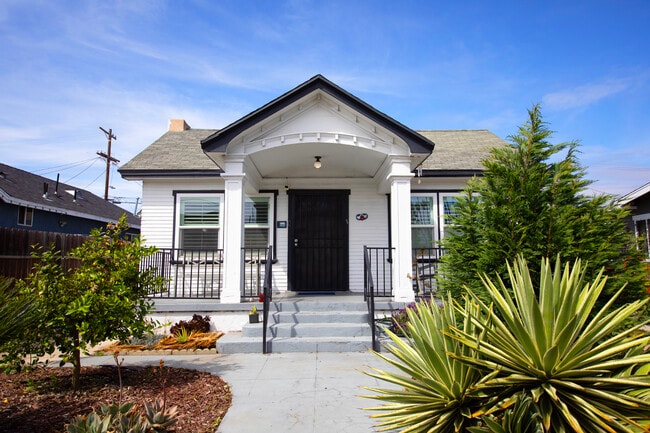 property at 2025 W Vernon Ave