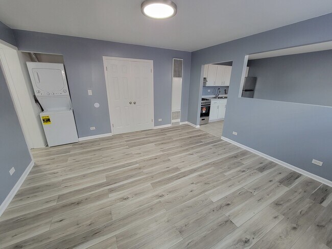 6222 W Addison St in Chicago, IL - Building Photo - Building Photo