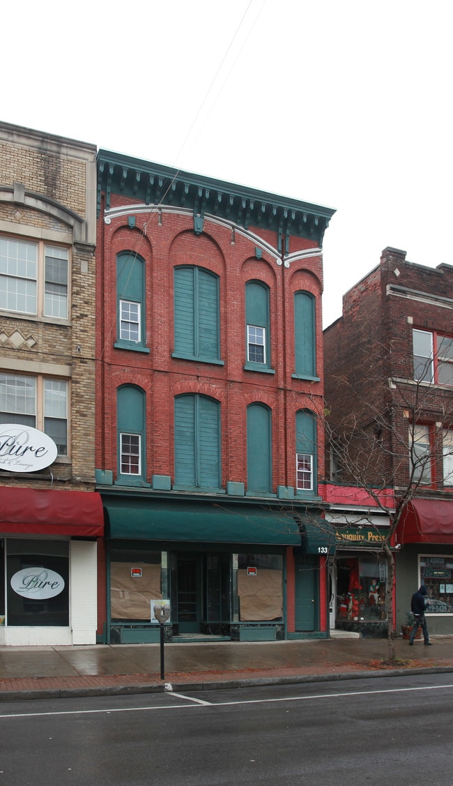 133 N Main St in Herkimer, NY - Foto de edificio - Building Photo