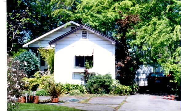 409 Steele Ln in Santa Rosa, CA - Building Photo