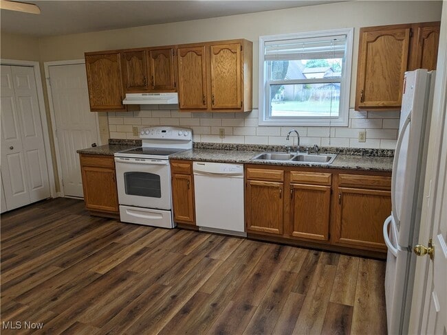 726 Luke SW Dr in Strasburg, OH - Building Photo - Building Photo