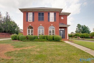 3017 Brunswick Cir SE in Owens Cross Roads, AL - Building Photo
