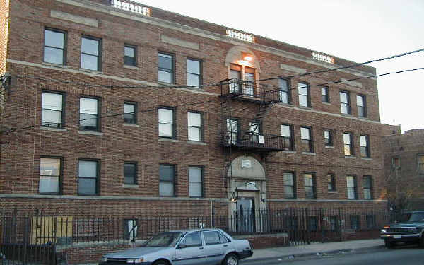 305 Osborne Ter in Newark, NJ - Building Photo