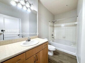 8290 Gate Pkwy W, Unit UNIT 117 in Jacksonville, FL - Building Photo - Building Photo