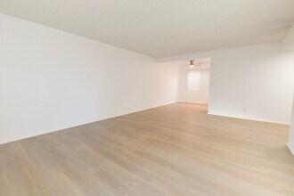 306 Avenida Granada in San Clemente, CA - Building Photo - Building Photo