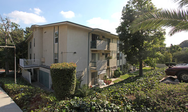 Reflections of Glenalbyn in Los Angeles, CA - Building Photo - Building Photo