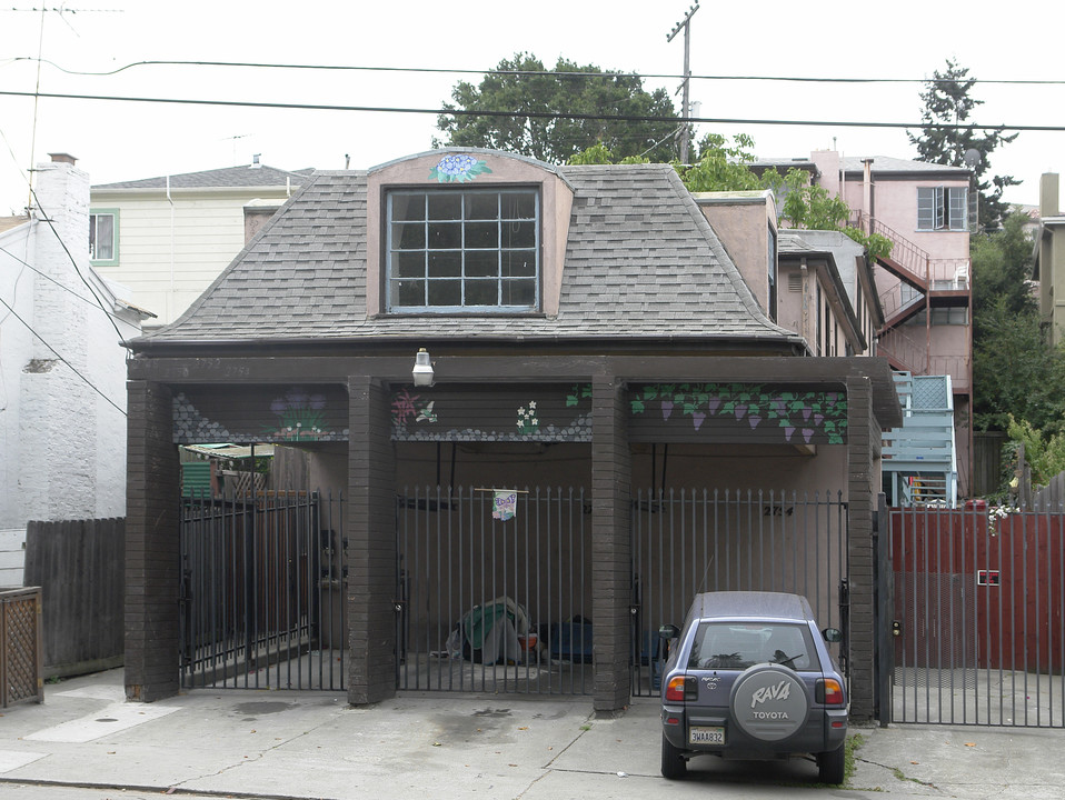 2748-2754 14th Ave in Oakland, CA - Building Photo