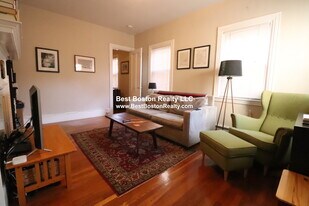 63 Dana St, Unit 8 in Cambridge, MA - Building Photo