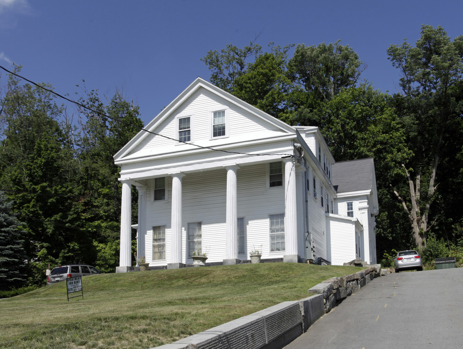 126 Blossom St in Fitchburg, MA - Building Photo