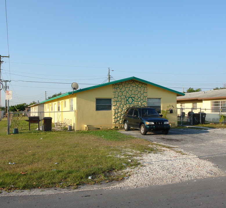 3600 SW 13th Ct in Fort Lauderdale, FL - Building Photo