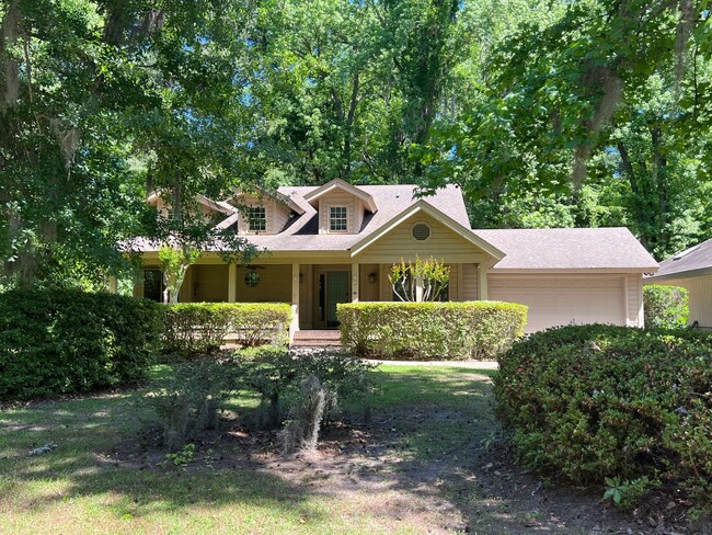 7 Golden Hind Dr in Hilton Head Island, SC - Building Photo - Building Photo