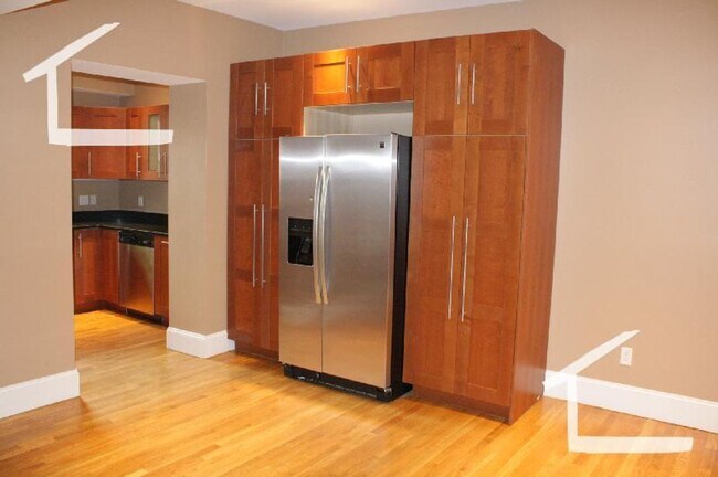 1607 Beacon St in Brookline, MA - Building Photo - Building Photo