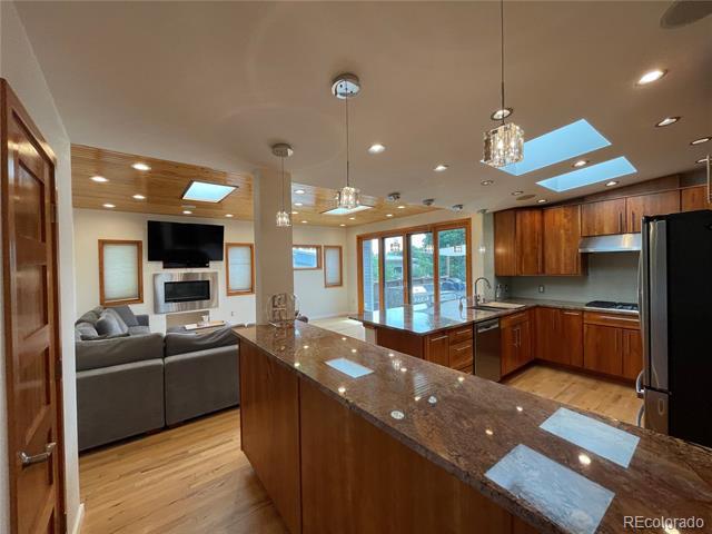 5974 S Milwaukee Way in Centennial, CO - Building Photo