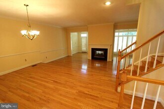 10502 James Wren Way in Fairfax, VA - Building Photo - Building Photo