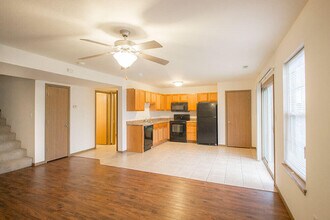 5303 Silver Mill Dr in Columbia, MO - Building Photo - Building Photo