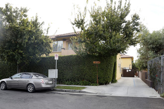 Courtyard at Malden in Northridge, CA - Building Photo - Building Photo