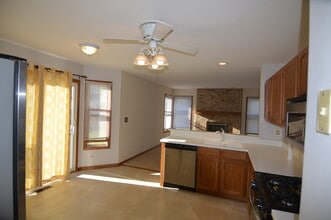 519 Indian Ridge Trail in Wauconda, IL - Building Photo - Building Photo